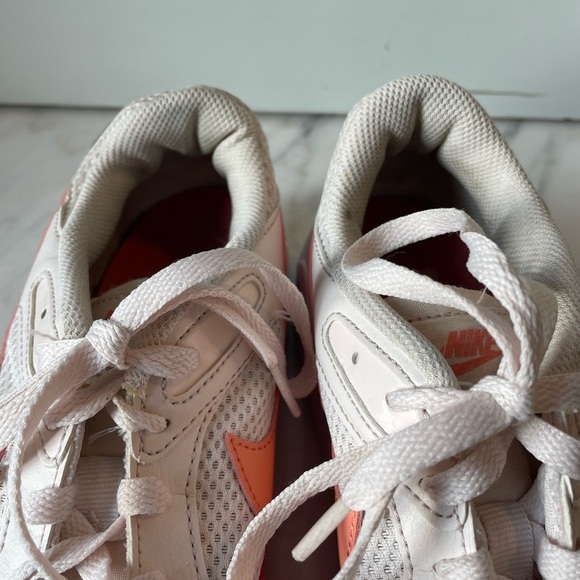 Nike, women’s 9.5, Air Max, coral pink white running walking active comfort shoe - Picture 4 of 10